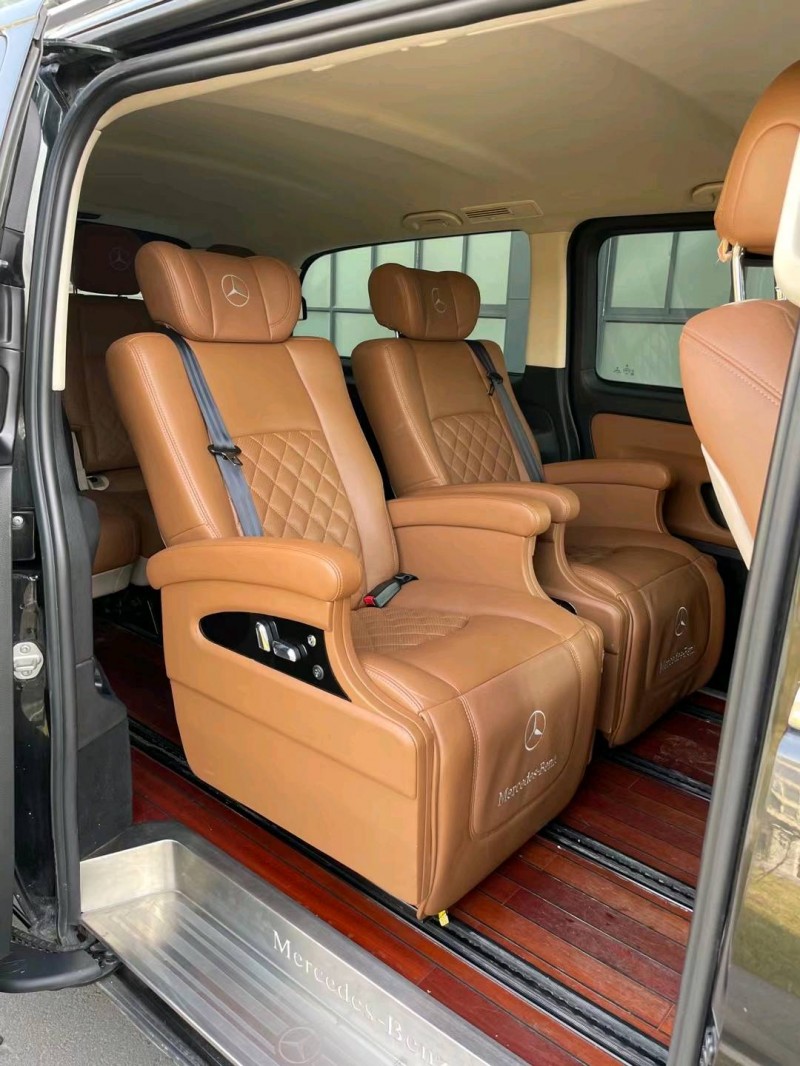 徐州17年奔驰威霆2