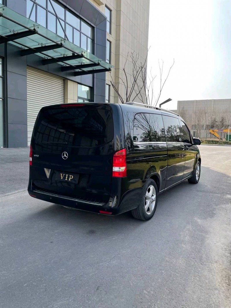 徐州17年奔驰威霆1