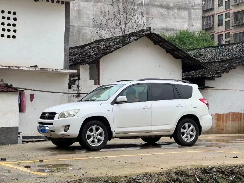 贛州09年豐田RAV47