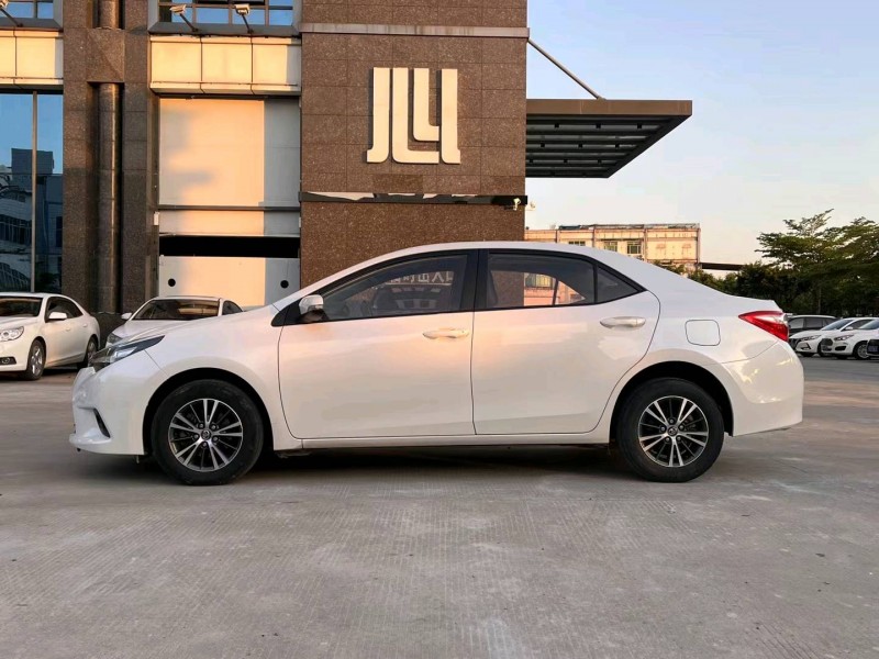 东莞17年丰田雷凌1