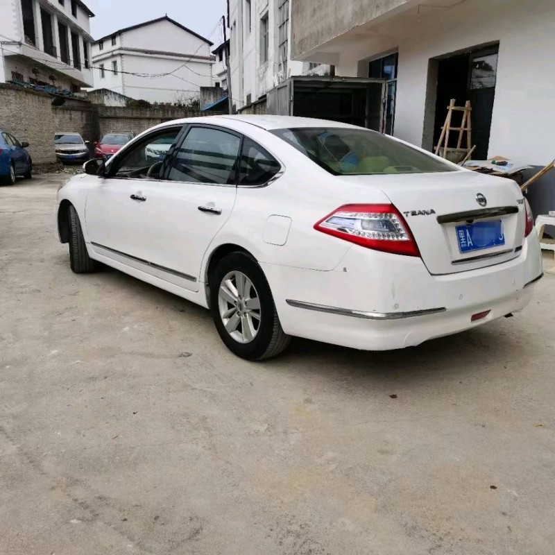 貴陽13年日產天籟4