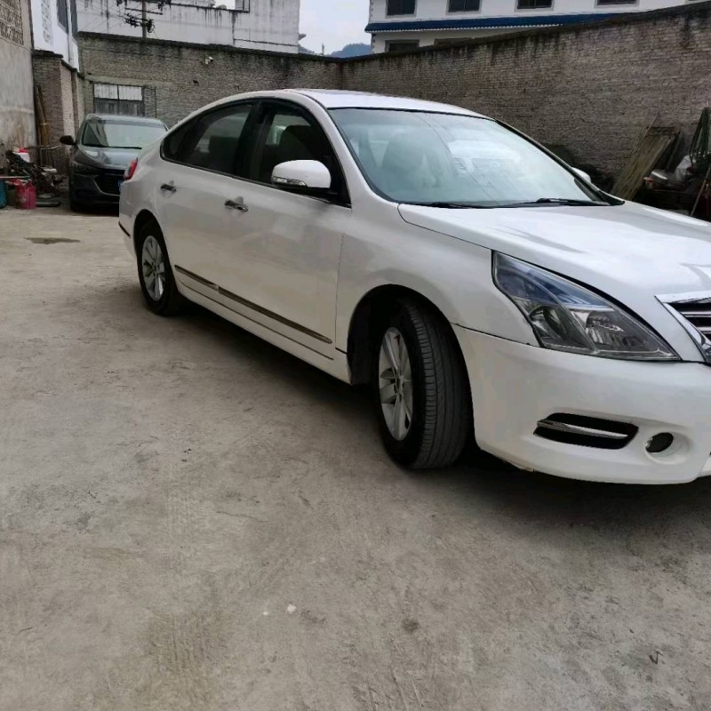 貴陽13年日產天籟2