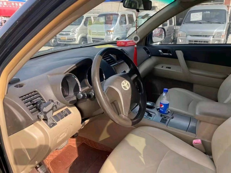 北京12年丰田汉兰达5