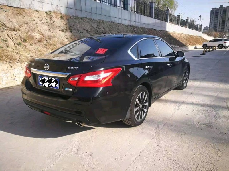 陽泉17年日產天籟5