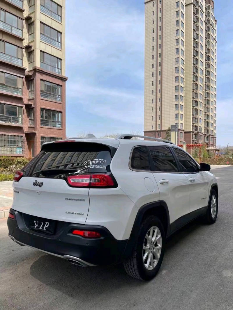 武威18年Jeep自由光8