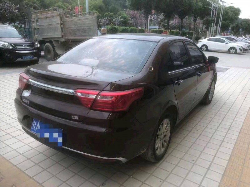 欽州19年吉利帝豪4