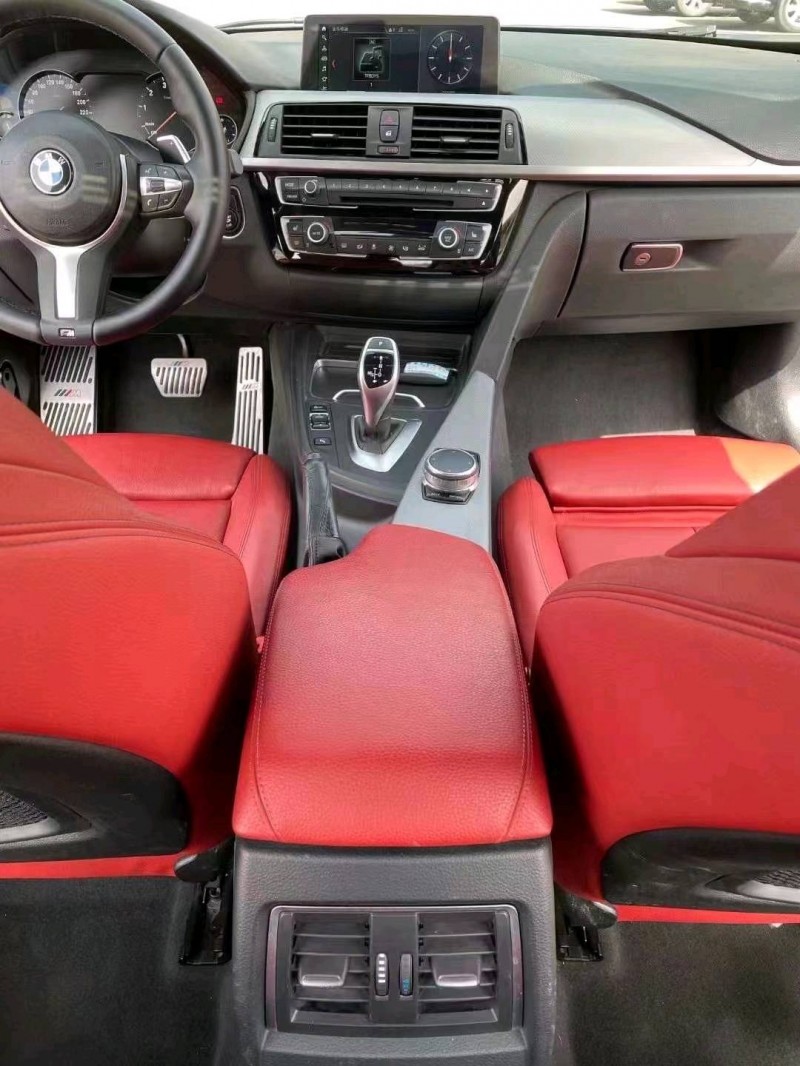 北京18年宝马3系9