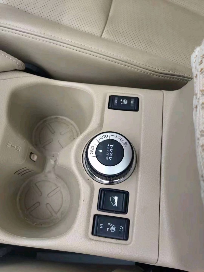 欽州15年日產奇駿8