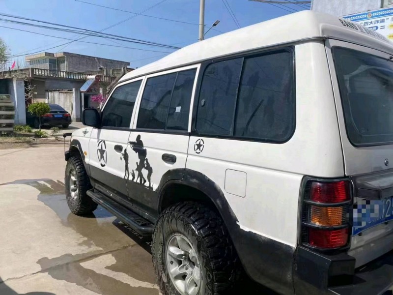 臨沂15年獵豹汽車CS63