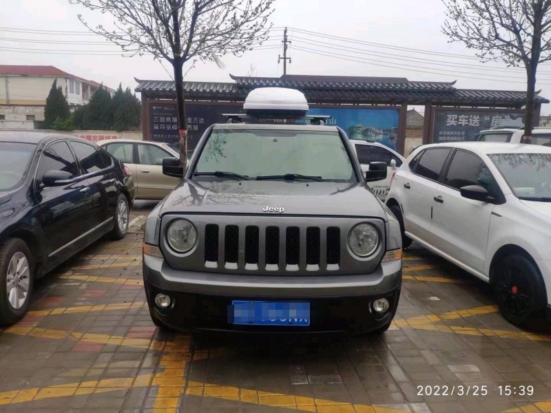 平頂山11年Jeep自由客6