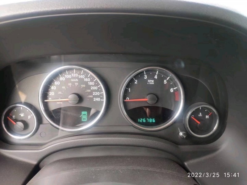 平頂山11年Jeep自由客2