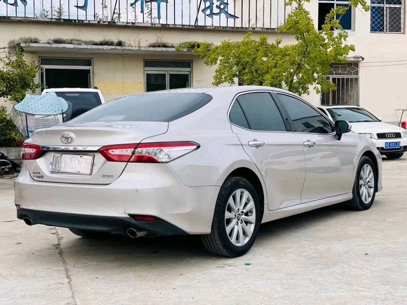 徐州18年丰田凯美瑞3