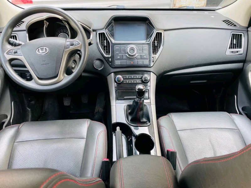 徐州17年华泰圣达菲8