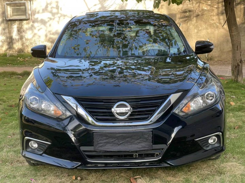 汕頭18年日產天籟1