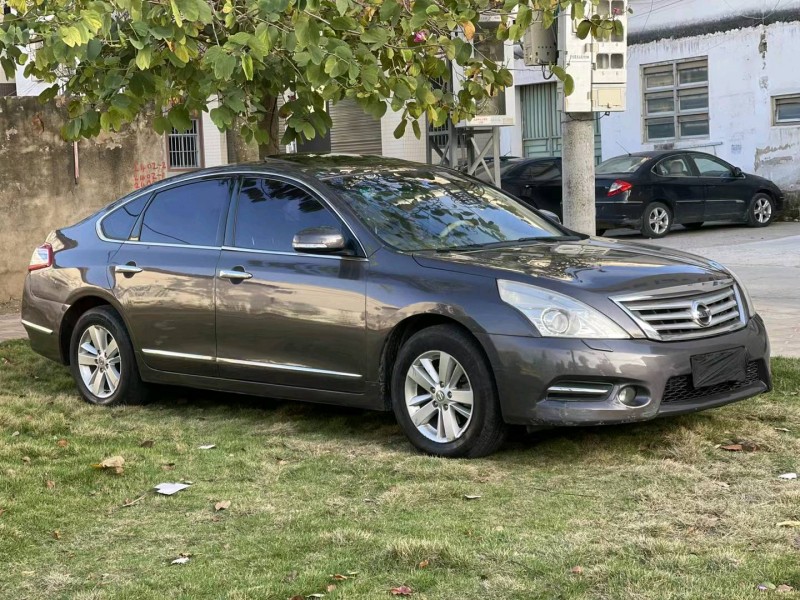 汕頭11年日產天籟2