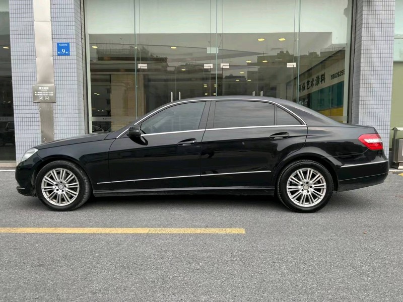 廣州12年奔馳E8