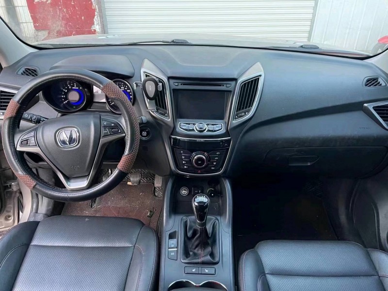 重慶15年長安汽車CS758