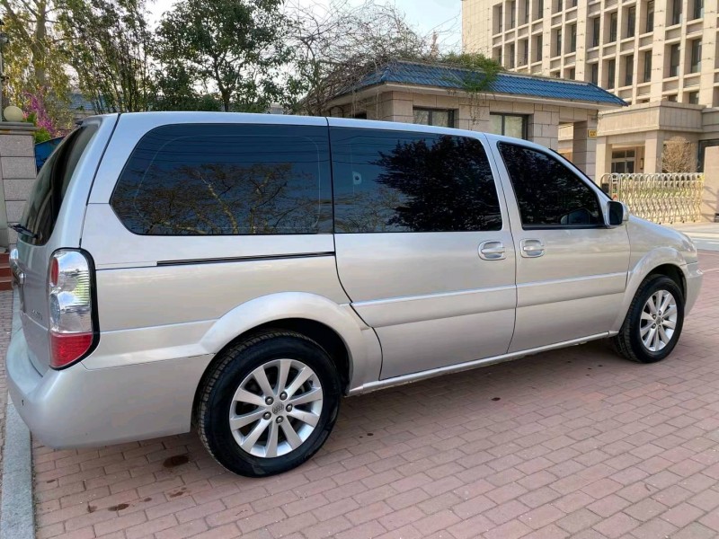 聊城15年別克GL83