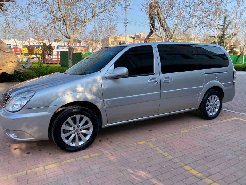 聊城15年別克GL82
