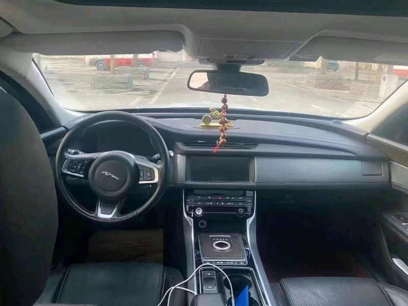 濟寧19年捷豹XJ8