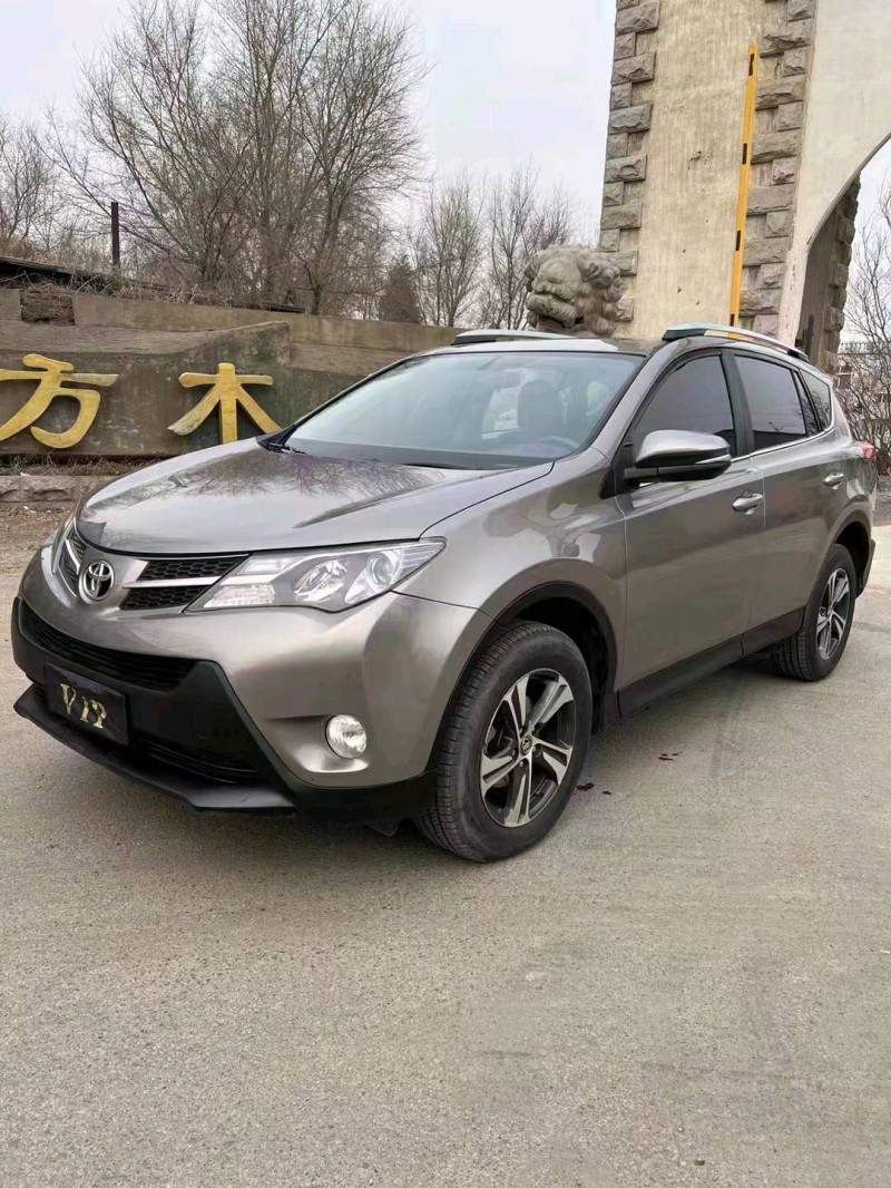 沈陽16年豐田RAV42