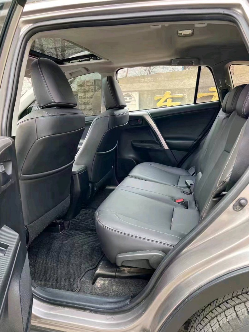 沈陽16年豐田RAV44