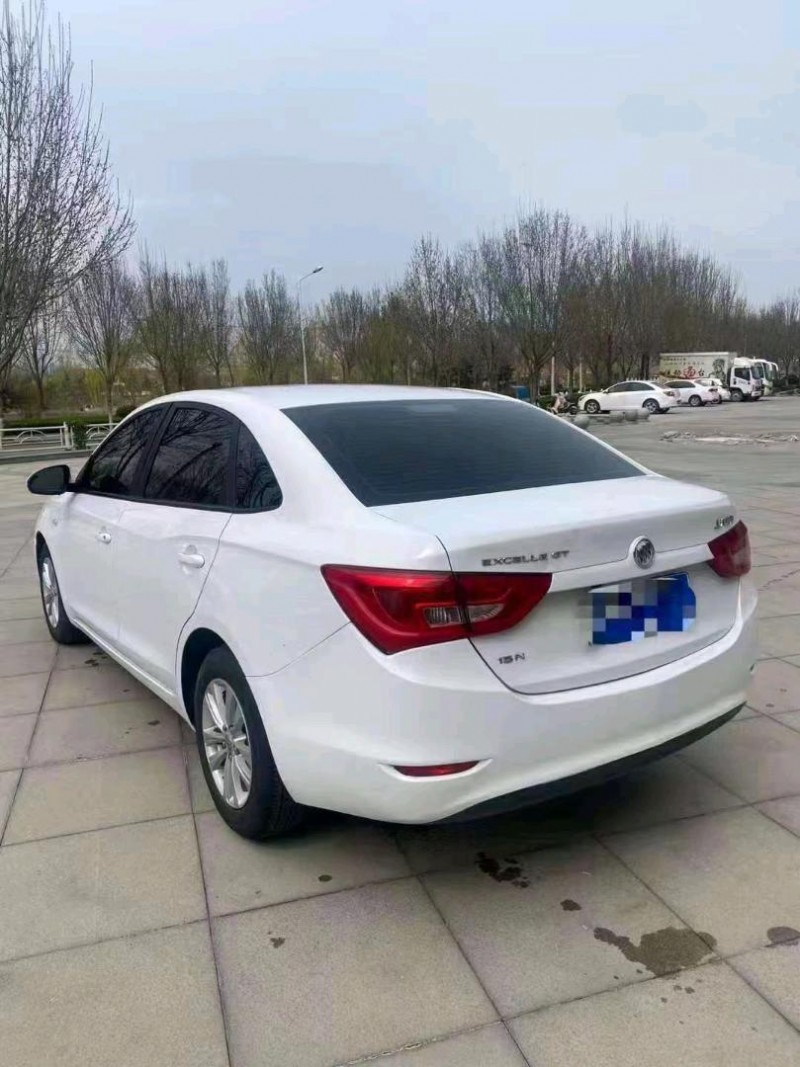 北京18年别克英朗8