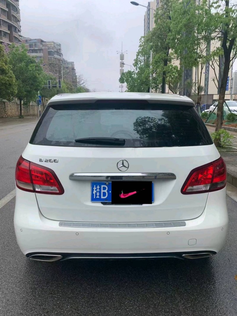 桂林15年奔馳B9
