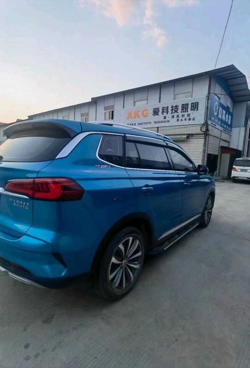 昆明20年榮威RX59