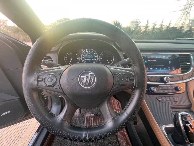 徐州16年别克君越5