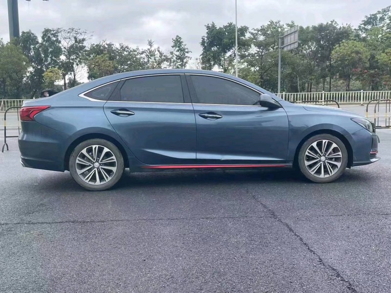 深圳21年長安汽車睿馳CC7