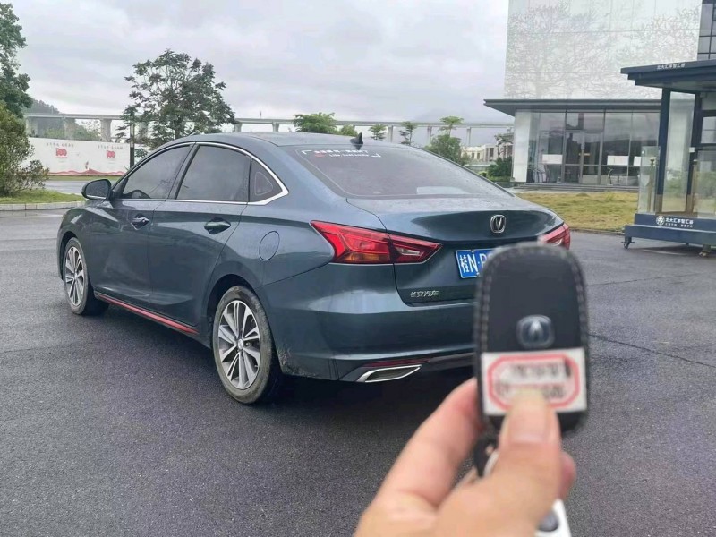 深圳21年長安汽車睿馳CC2