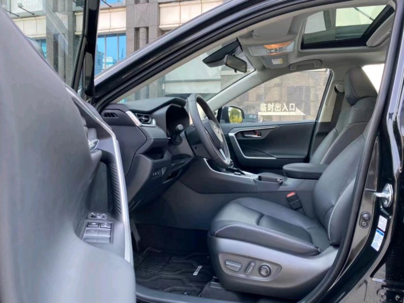 东莞22年丰田RAV4荣放7