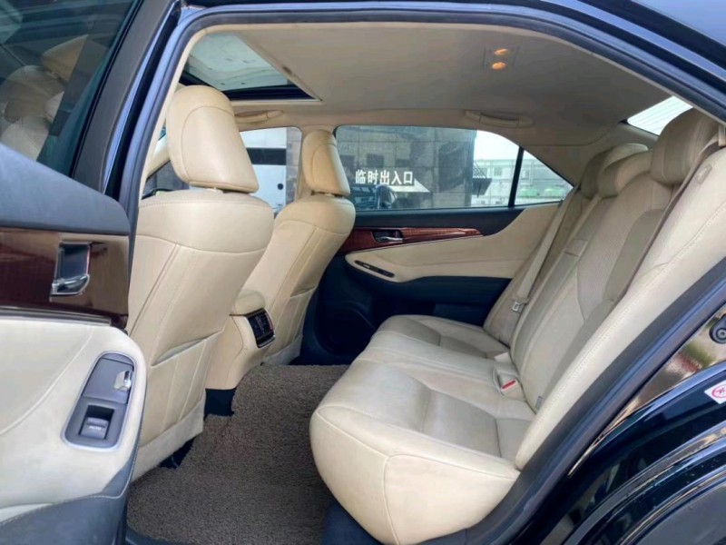 东莞16年丰田皇冠6