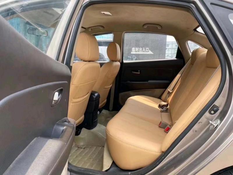 东莞14年现代悦动6