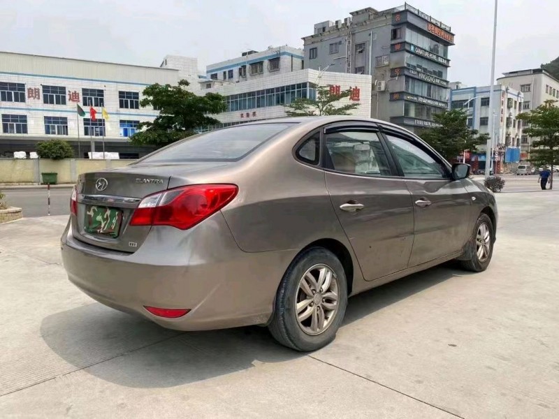 东莞14年现代悦动8