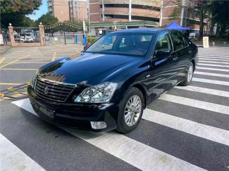 东莞06年丰田皇冠1