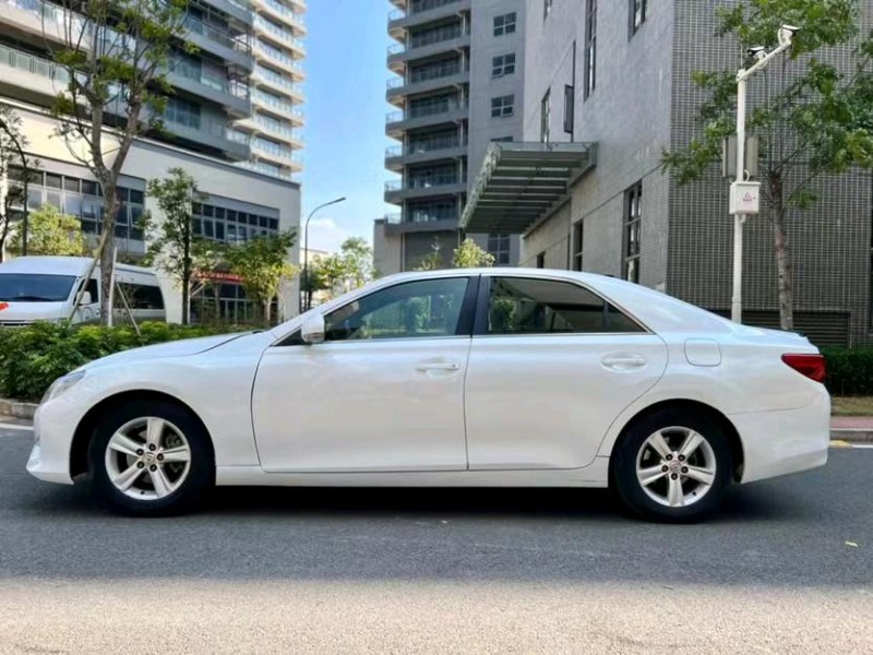 东莞15年丰田锐志8