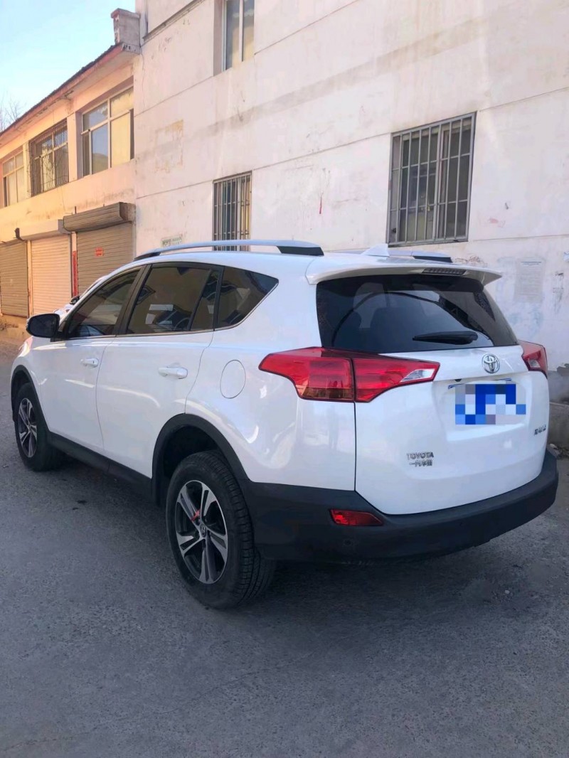 通遼16年豐田RAV4榮放2