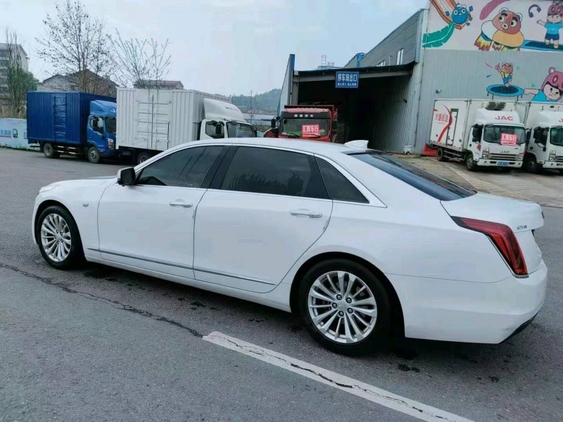 岳陽18年凱迪拉克CT64