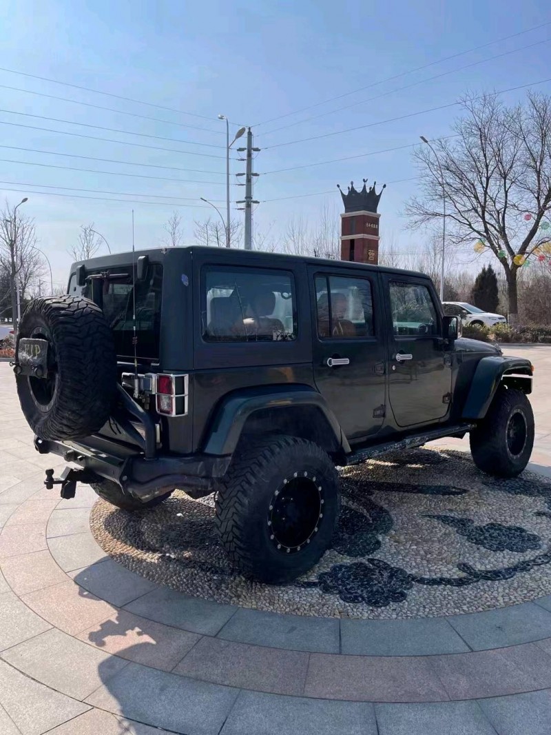 東營11年Jeep牧馬人5
