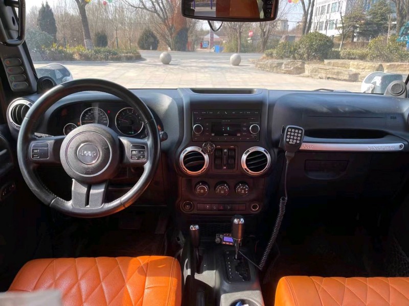 東營11年Jeep牧馬人3