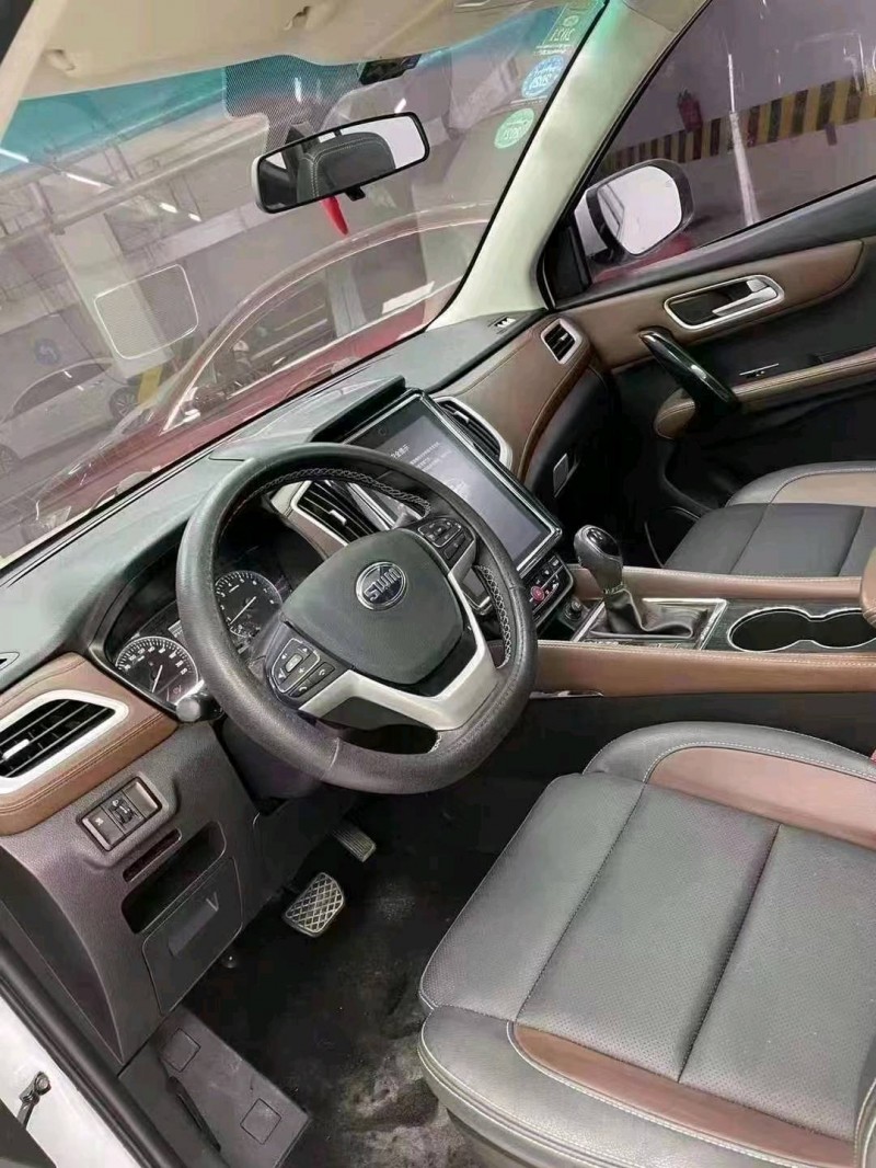 成都19年SWM斯威汽車X76
