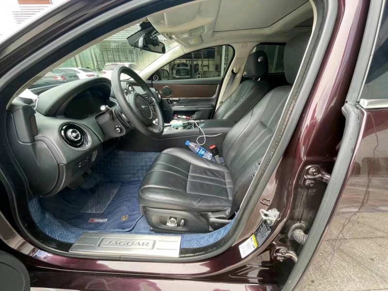 安順16年捷豹XJL7