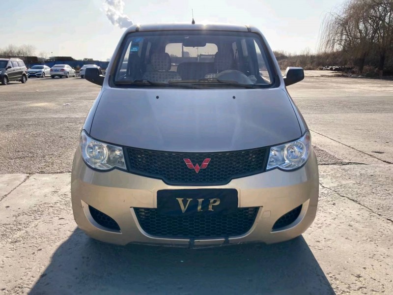 沈陽14年五菱汽車宏光1