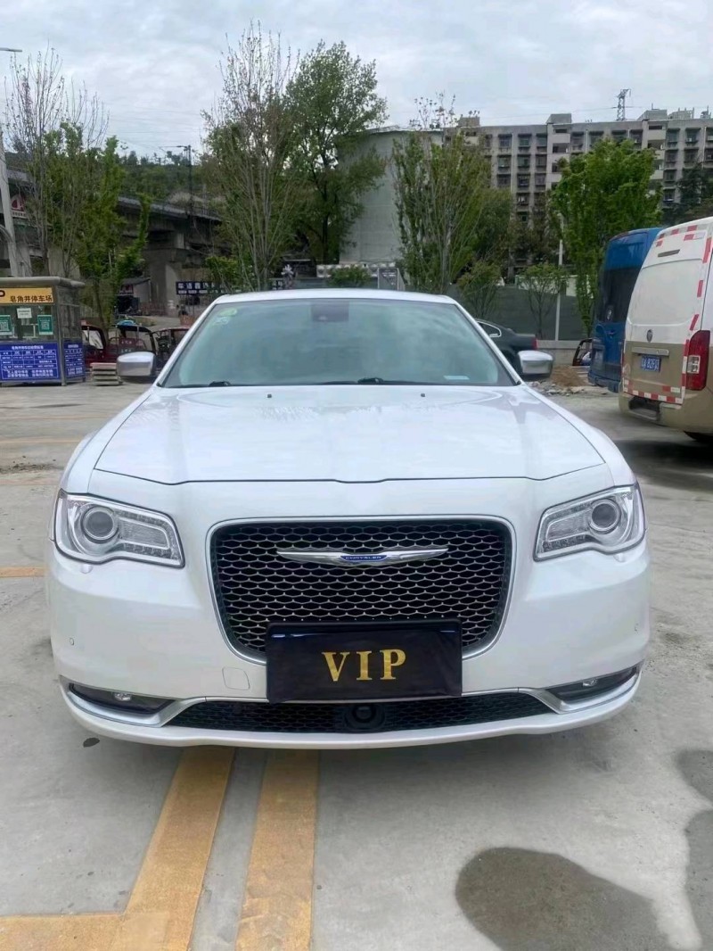 銅仁16年克萊斯勒300C1