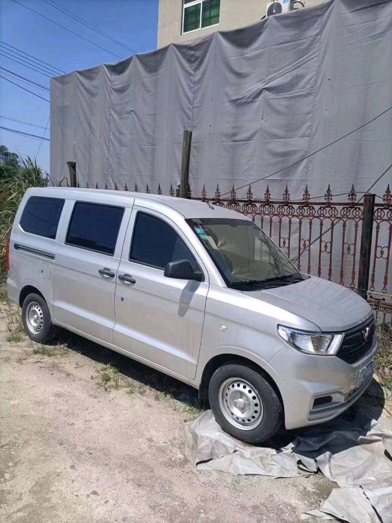 青島20年五菱汽車宏光2