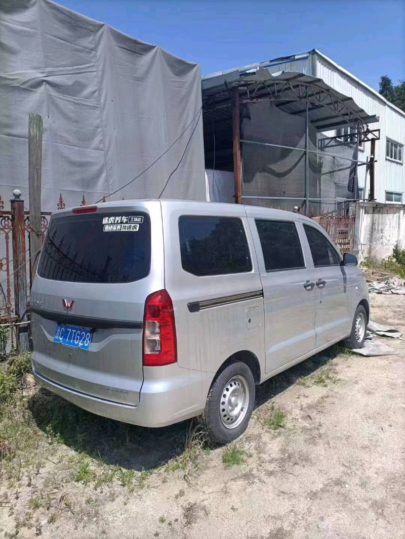青島20年五菱汽車宏光5