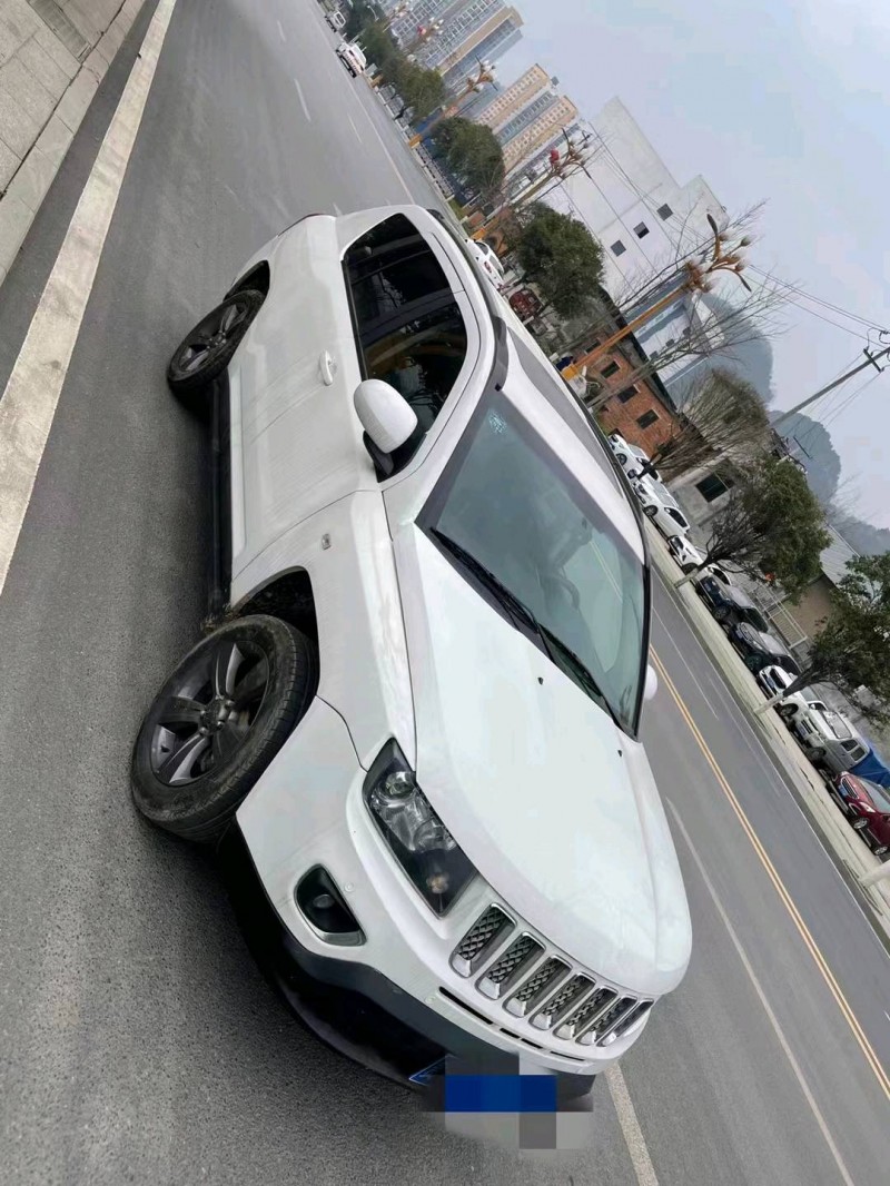 安順16年Jeep指南者2