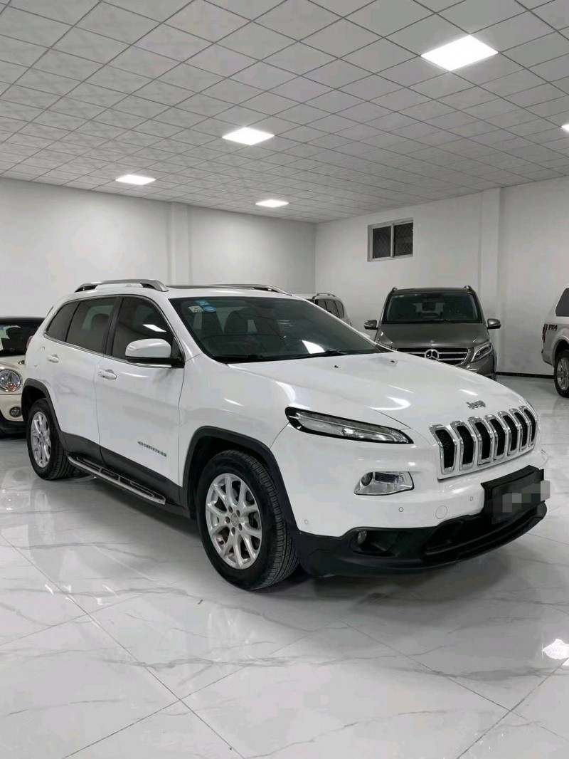 廊坊16年Jeep自由光3